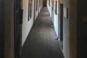 Der Gang zu den Zimmern und Appartements